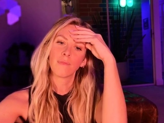 Amateur Webcam Chick Masturbates On Webcam More at