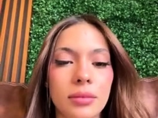 Brunette Solo Webcam Masturbation